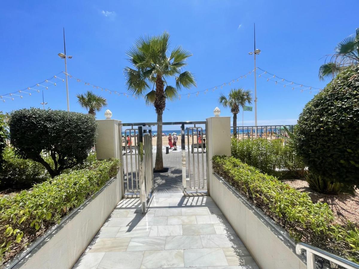 Tor Maraya Seafront Levante Views ベニドルム エクステリア 写真